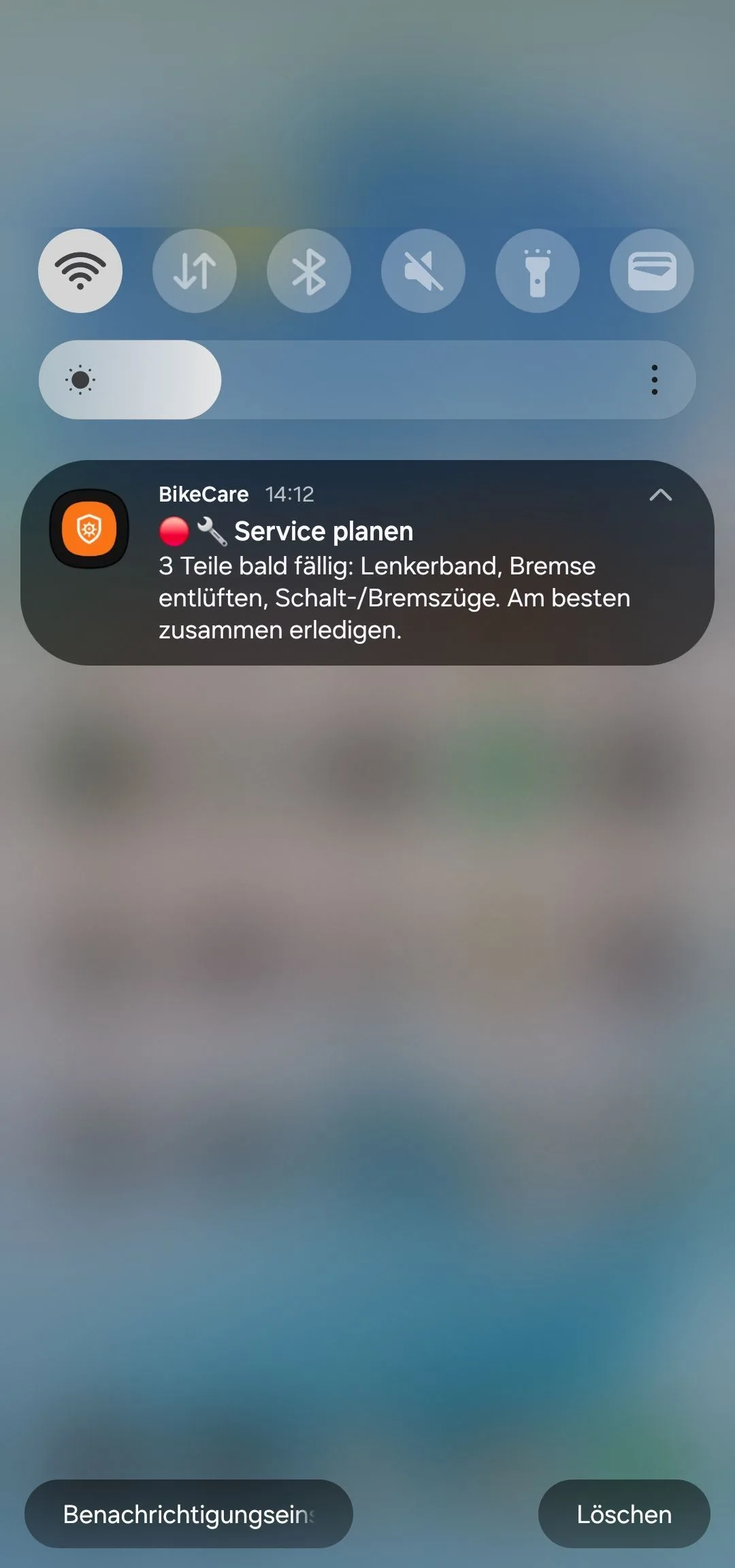 Eine echte Push-Benachrichtigung: Service planen – drei Teile bald fällig, am besten zusammen erledigen